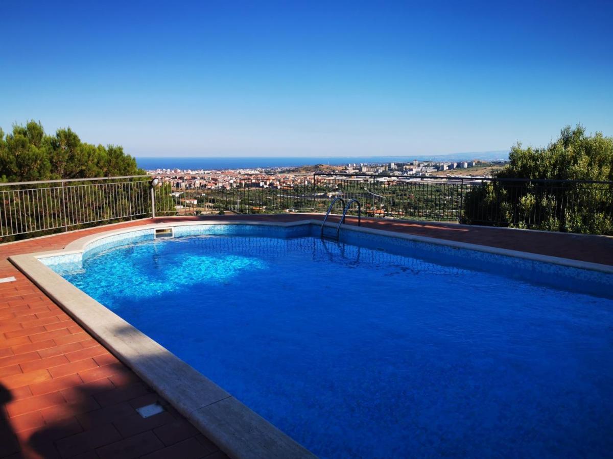 Holiday Flower Villa Panoramica Sul Golfo Di Catania มิสแตร์เบียงโก ภายนอก รูปภาพ