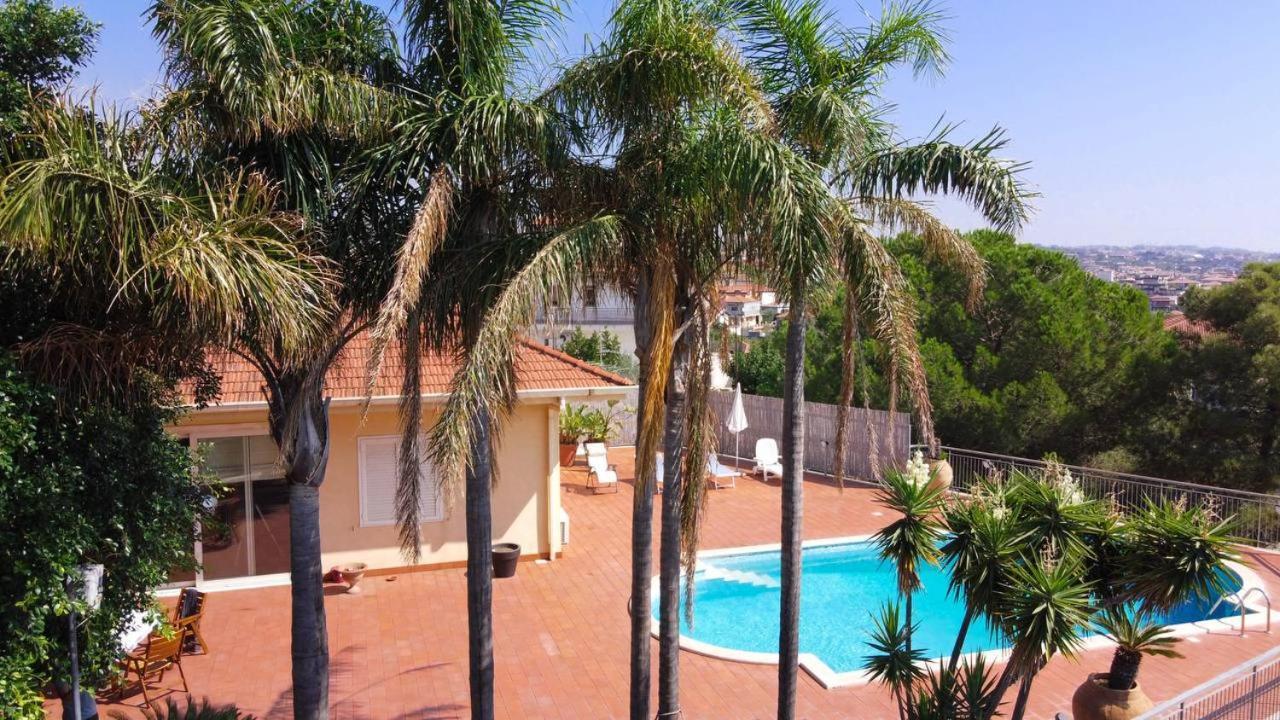 Holiday Flower Villa Panoramica Sul Golfo Di Catania มิสแตร์เบียงโก ภายนอก รูปภาพ