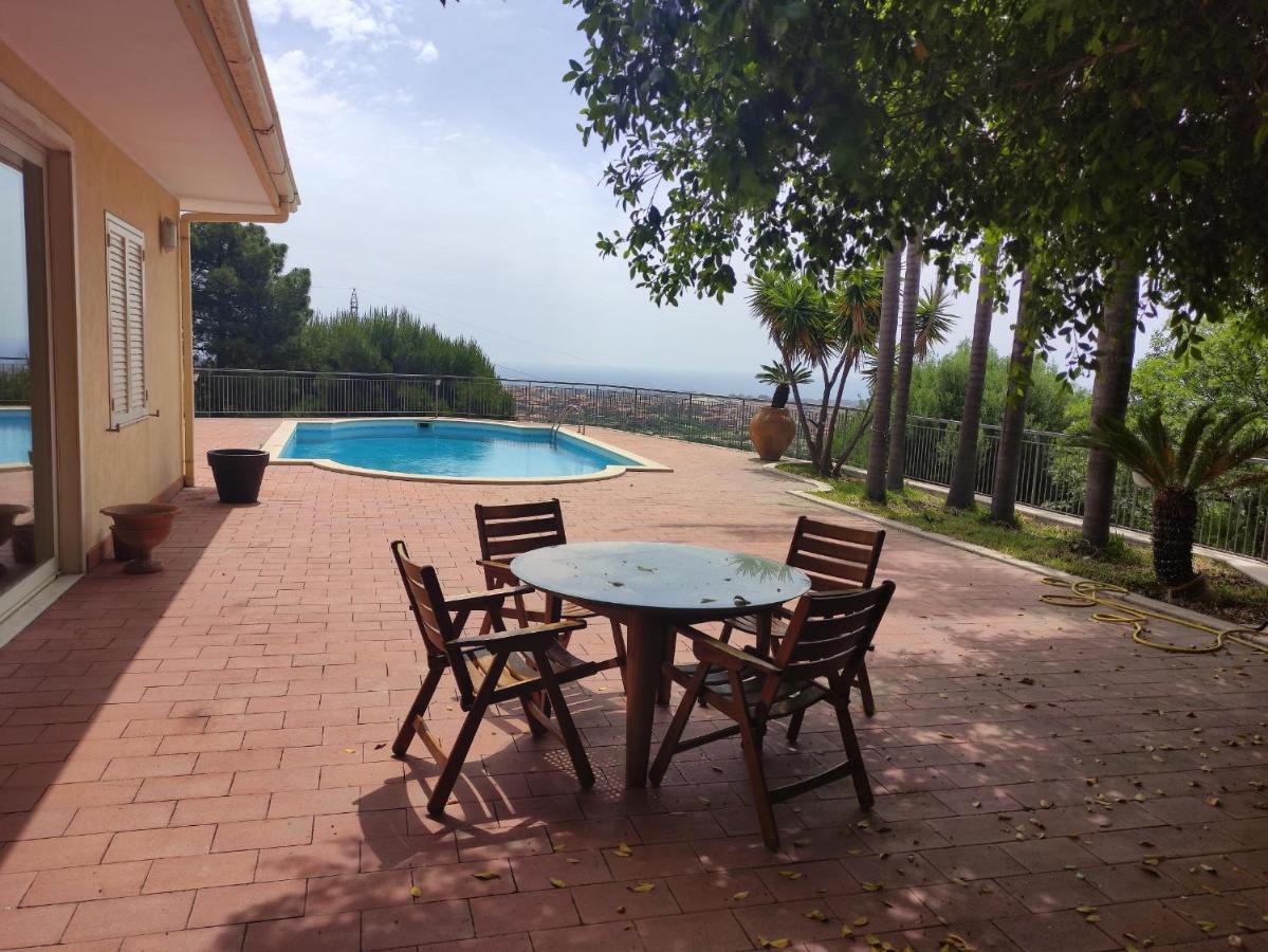 Holiday Flower Villa Panoramica Sul Golfo Di Catania มิสแตร์เบียงโก ภายนอก รูปภาพ
