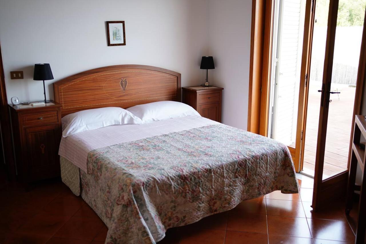 Holiday Flower Villa Panoramica Sul Golfo Di Catania มิสแตร์เบียงโก ภายนอก รูปภาพ